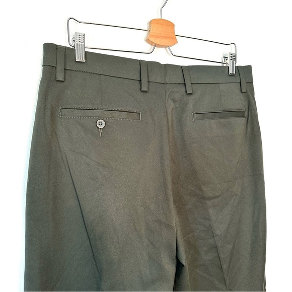 Amazon Essentials | Green Classic Dress Pants Size 34x30 - Picture 3 of 6